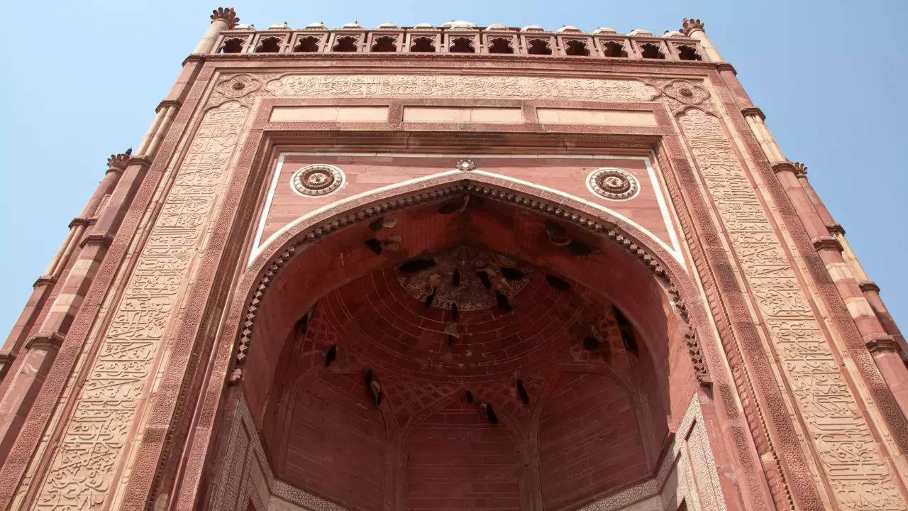 Buland Darwaza Credit Canva