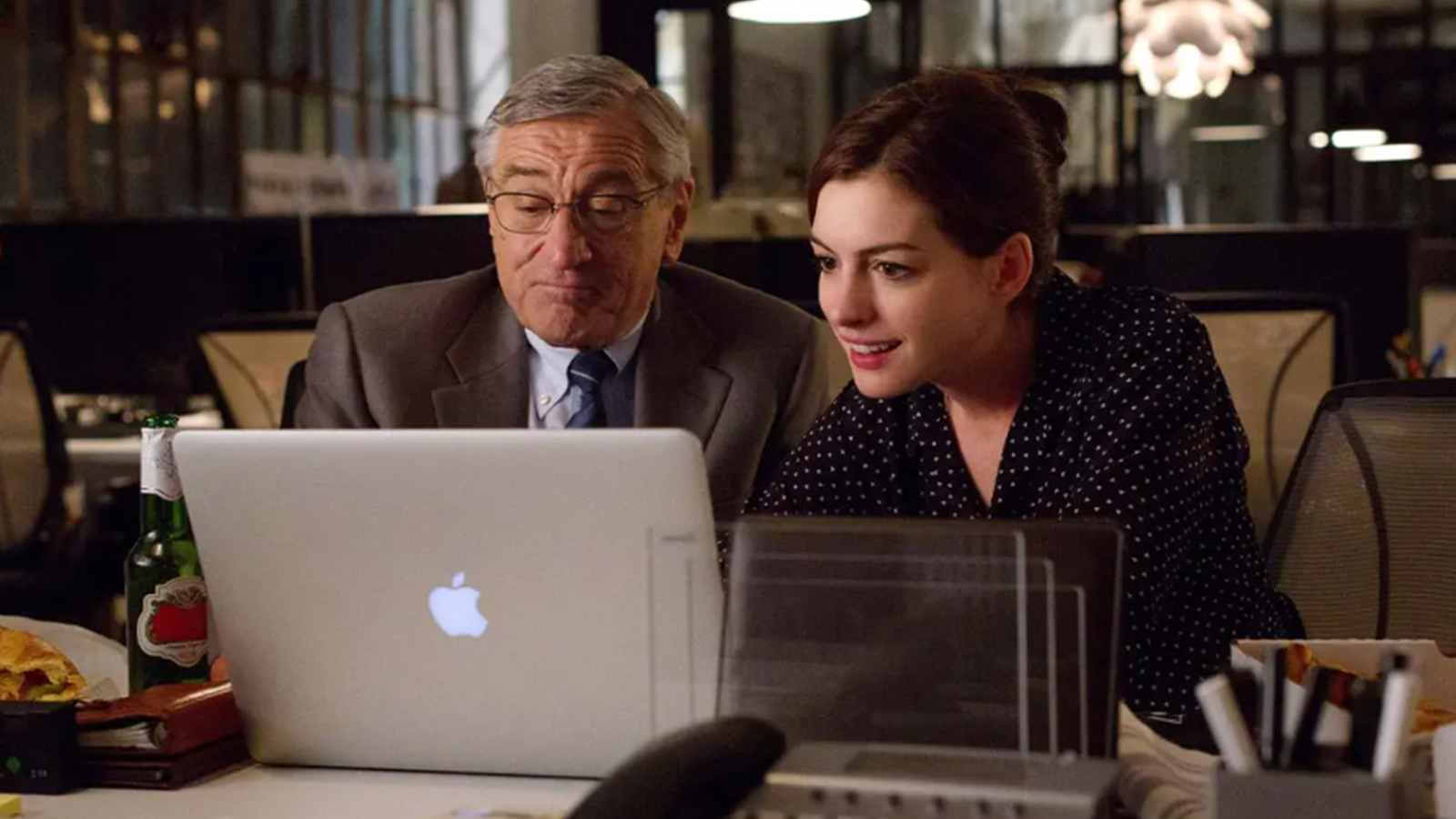 Robert De Niro and Anne Hathaway in The Intern