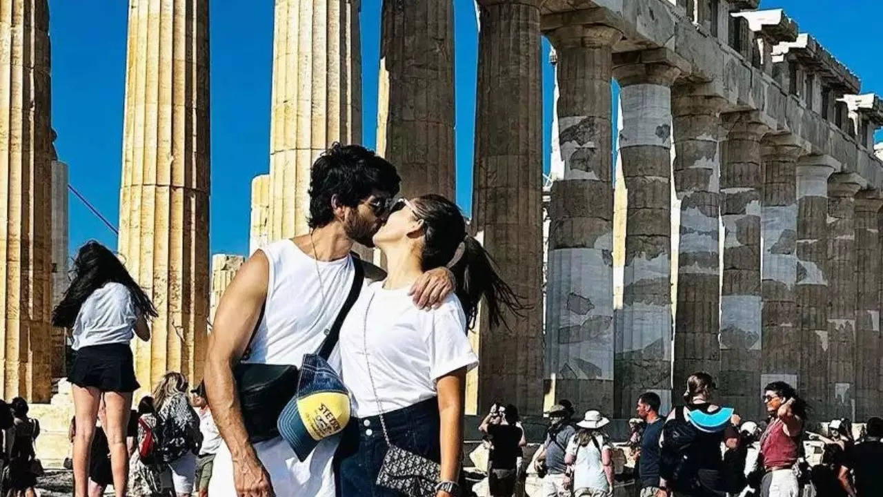 Shahid Kapoor and Mira Rajput in Athens