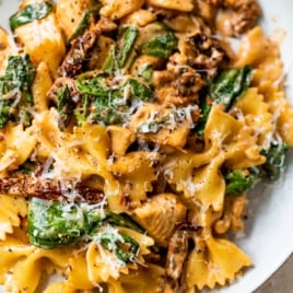 The best pasta recipe with sundried tomatoes, spinach and chicken