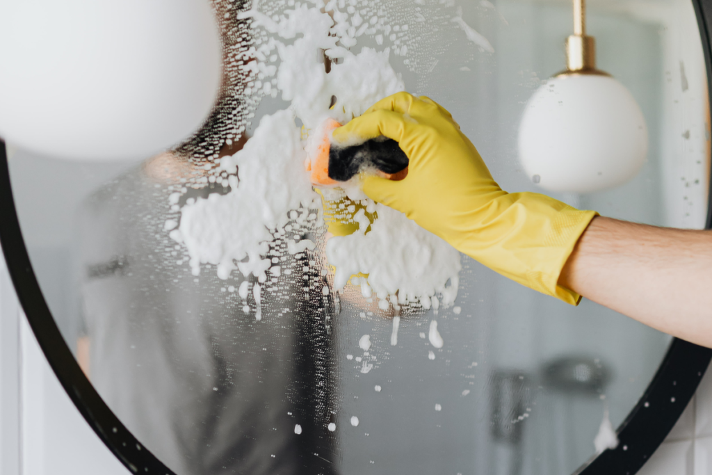 Easy sink cleaning