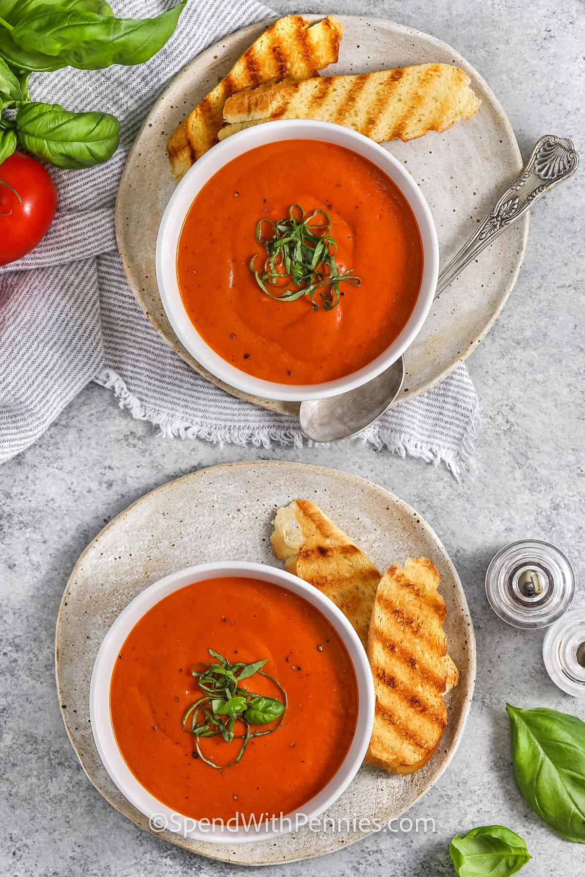 Tomato bisque with bread crumbs