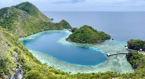 Raja Ampat | The Raja Ampat Islands are an Indonesian archipelago known for its stunning marine life, coral reefs and pristine beaches. It will certainly offer you a truly unforgettable experience filled with adventure and diving. (Image: Shutterstock)