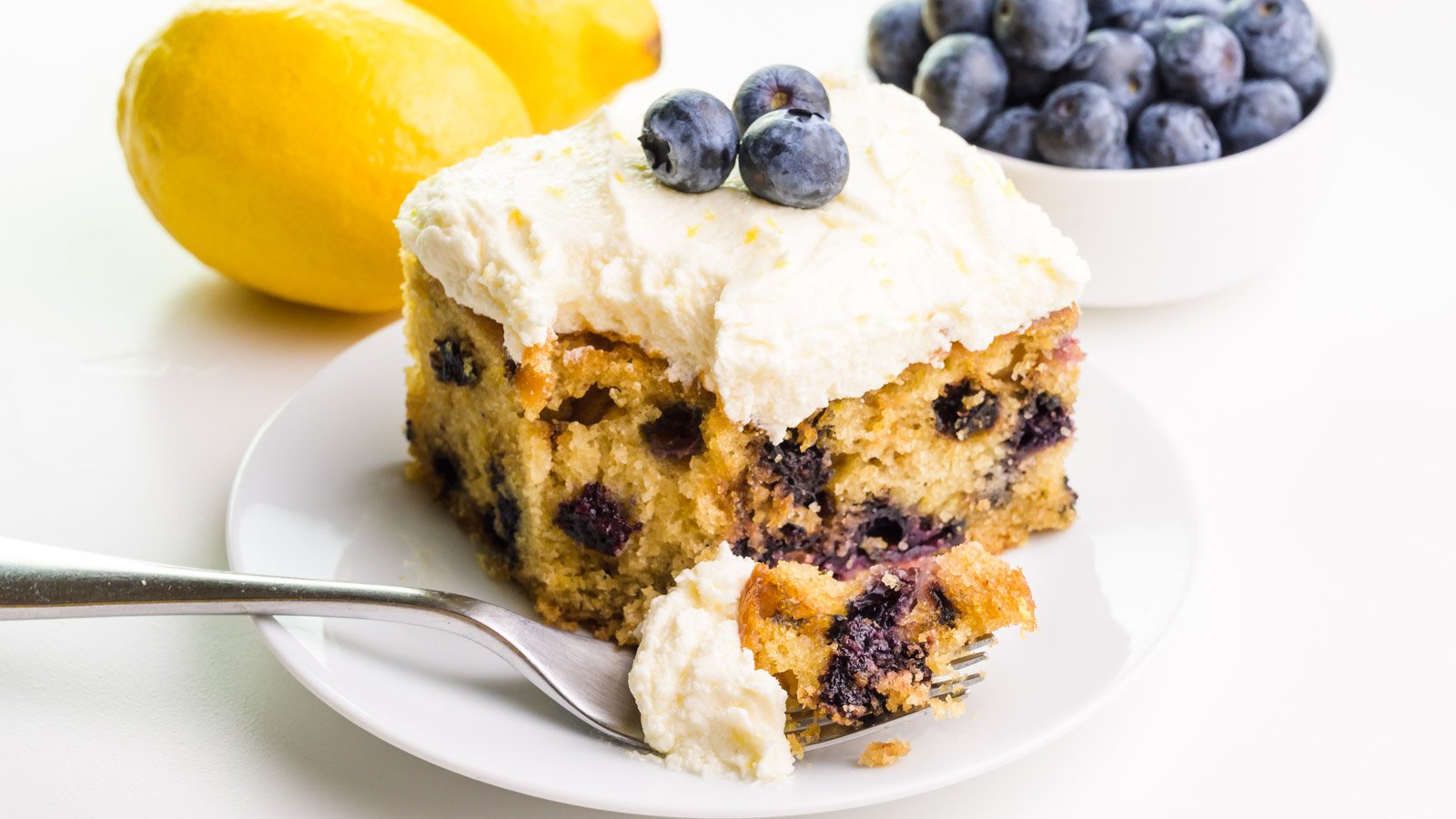 Lemon and blueberry cake