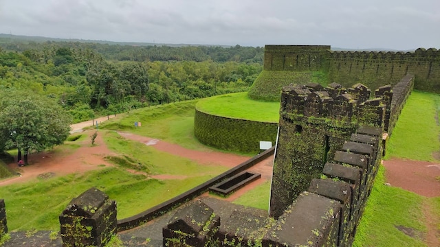 kumta | Mirjan Vishnutheertha Fort Kumta Beach Kumta Headbunder Vannalli Beach