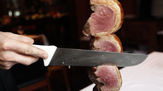 1. Picanha | If you ever go to Brazil, it would be a shame not to try the world's highest-rated dish. With a 4.75-star rating, head to Churrascaria Palace in Rio de Janeiro, Churrascaria Chama de Fogo in Gramado, Casa de Picanha Penedo in Penedo. (image:reuters)