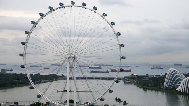 No. 6. Singapore Flyer | Asia’s largest observation wheel, the Singapore Flyer soars 165 metres above the ground and has been wowing tourists since its opening in 2008, offering stunning panoramic views of Marina Bay and the cityscape, while also serving as the iconic backdrop for the Formula 1 Singapore Grand Prix at the Marina Bay Street Circuit. The wheel is a perfect image of Singapore’s skyline and iconic landmarks for all travellers.