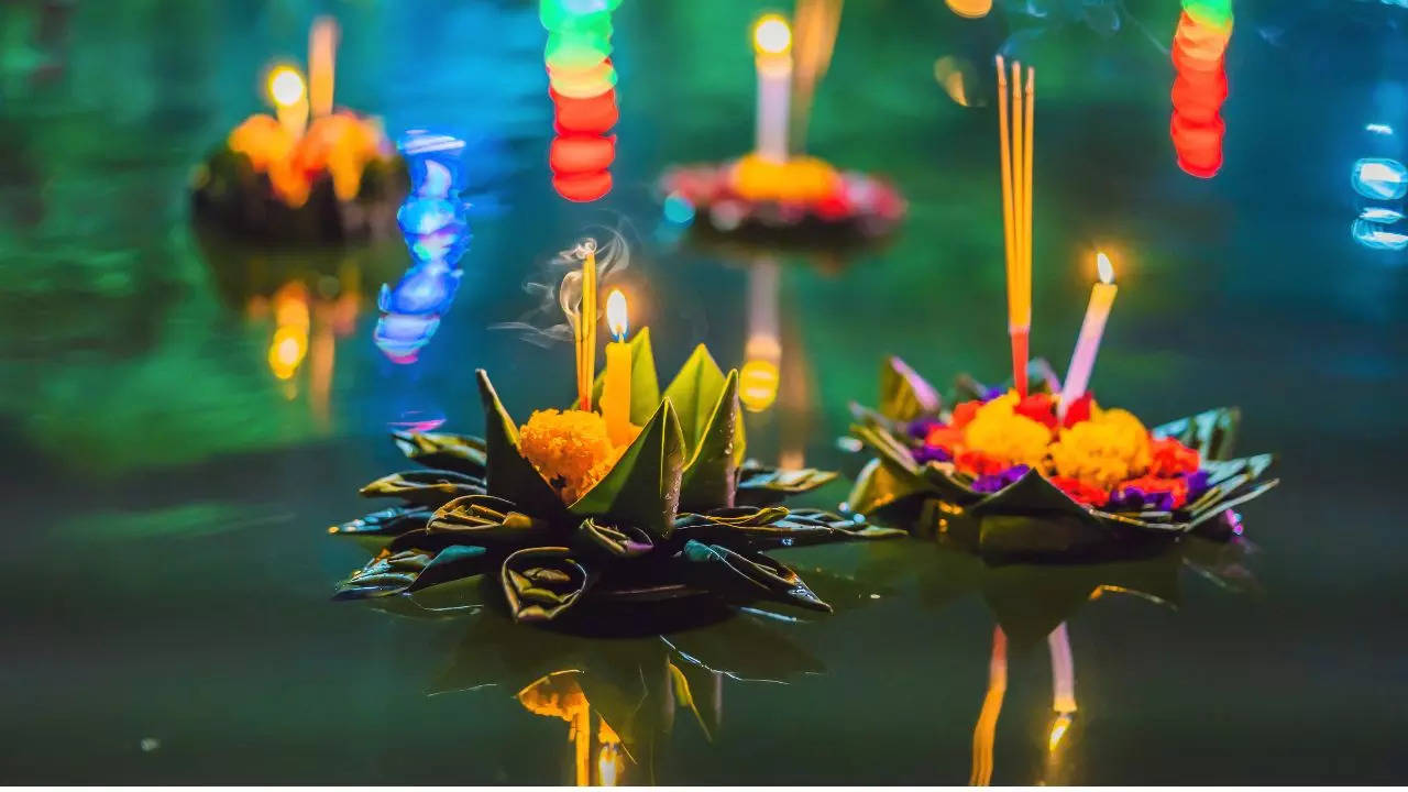 Krathongs floating in water Credit Canva