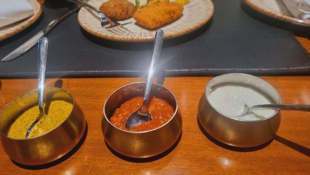 Mustard sauce, tomato chutney, yogurt sauce