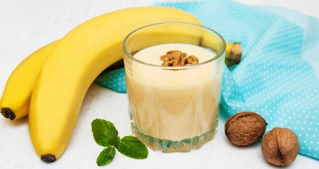 Banana and walnut lassi