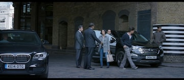 SRK next to a Hyundai Creta in Fan (Source: Screengrab,YRF)